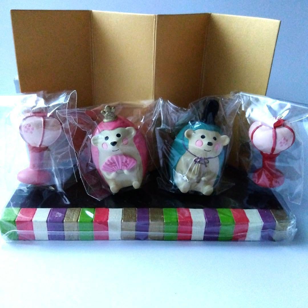 コンコンブル　はりねずみ　おひな様セット Amazon | concombre はりねずみ雛 | 平飾り | おもちゃ